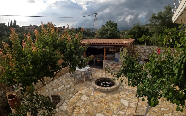 Foti Rooms