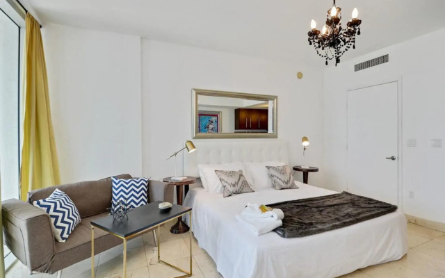 Posh Studio in Brickell by Sonder