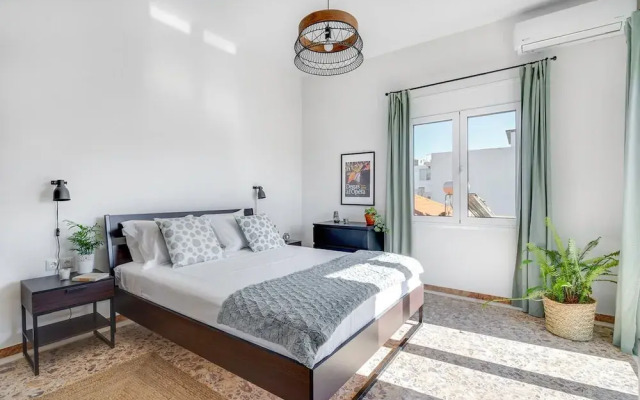 Sea City and Mountain View Apartment