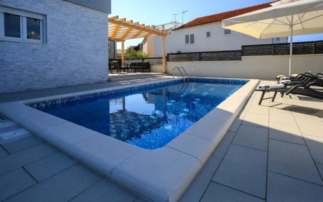 Kreso - With Pool - H