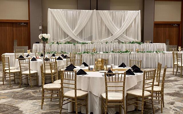 DoubleTree by Hilton Bay City - Riverfront