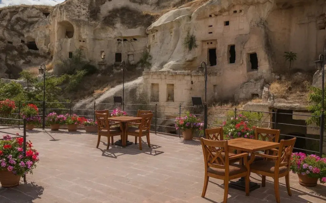 Rose Moon Cave