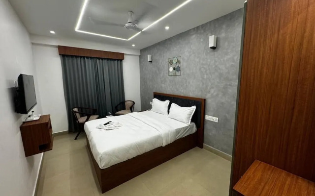 Royal Luxe Business Class Hotel