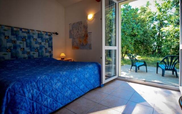 Les Chênes de lEscoutay