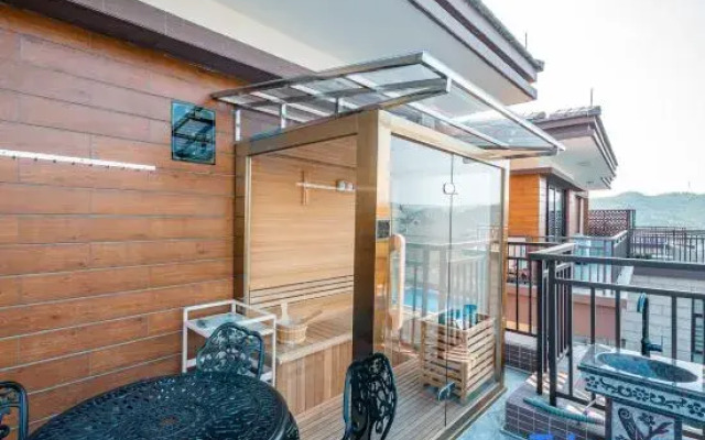 Fogangle Valley Phoenix Hot Spring Slide Pool Villa