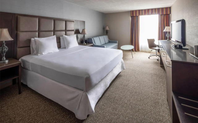 Radisson Hotel Hauppauge-Long Island - Image 6