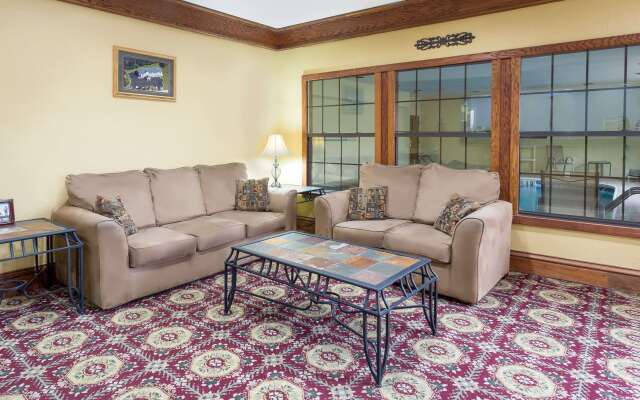 Super 8 by Wyndham Freeport