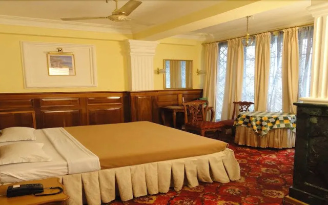 The New Castle Hotel