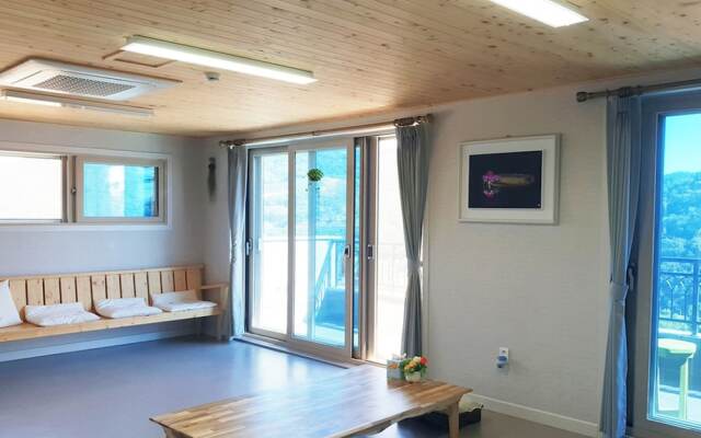 Pyramid Red Clay Pension