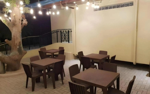 RedDooorz @ Laiya Vivo Hotel Batangas