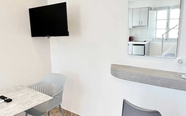 White Lily - Adults Only 16 plus