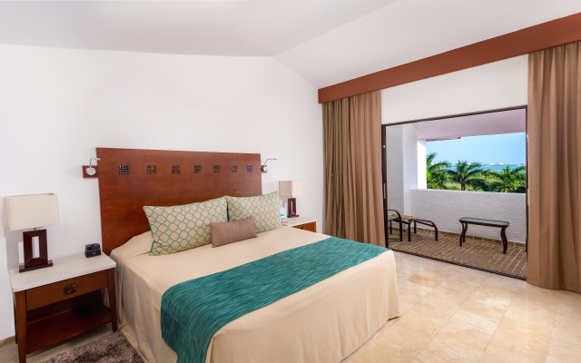 The Royal Cancun All Suites Resort