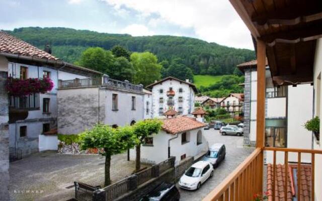 Hostal Musunzar