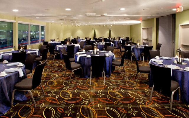 Holiday Inn - Tulsa City Center, an IHG Hotel