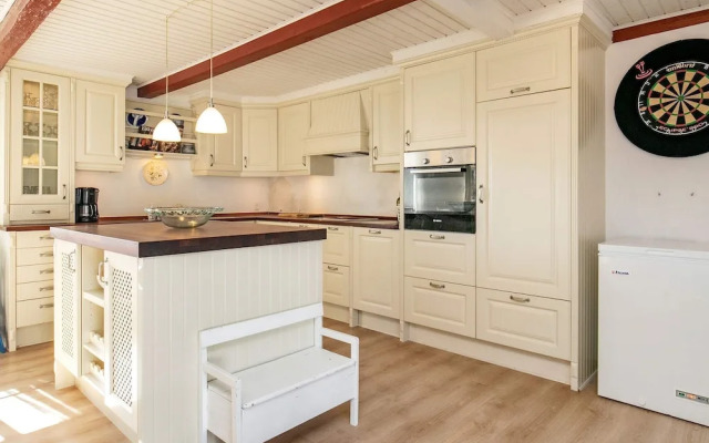 10 Person Holiday Home in Thyholm-by Traum