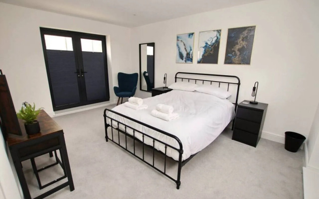 Brunswick & Thorn Apartments