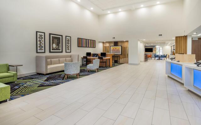 Holiday Inn Express Hotel & Suites Louisville East, an IHG Hotel