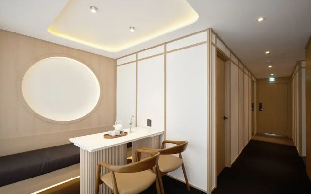 UH Suite Seoul Deoksugung