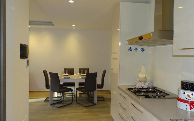 Blue Moon - Via Parigi Apartments