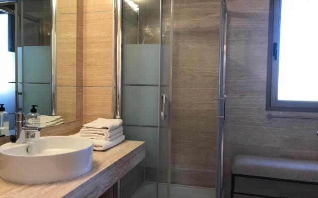 6482 - Luxury one level Penthouse