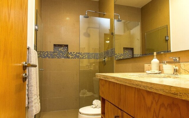 Breathtaking 2 Bedroom, Private Terrace - Bbq