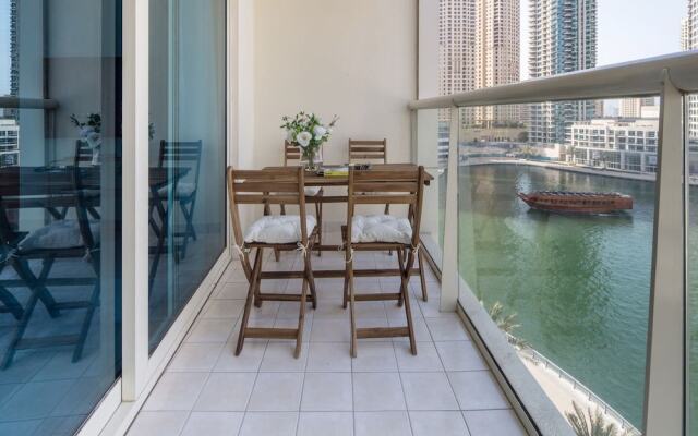 Elegantly Modern 1BR With Lovely Marina Views!