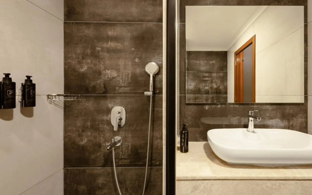 Lilium Hotel & Suites