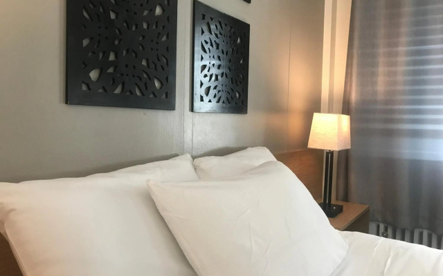 Touchstone Hotel - City Center