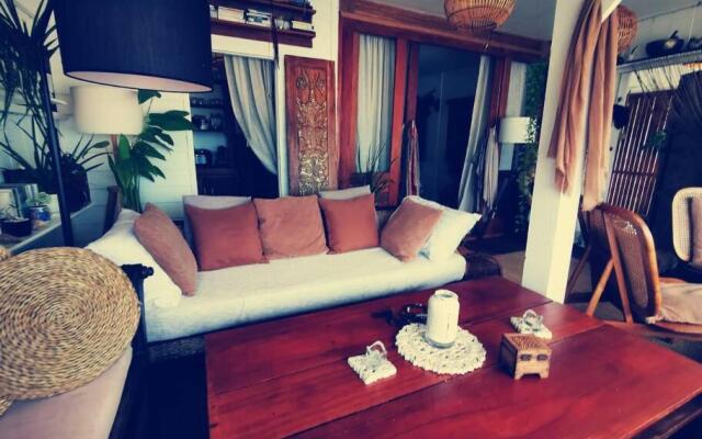Somewhere Stunning Sea View Beach Front house