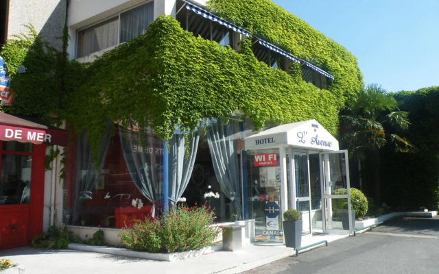hotelImage