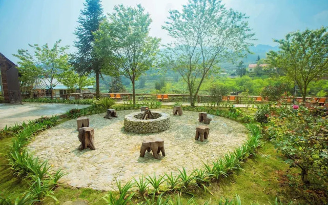 SaPa Village Retreat - Dine & Coffee