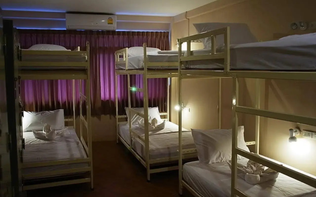 VX The Fifty - Hostel