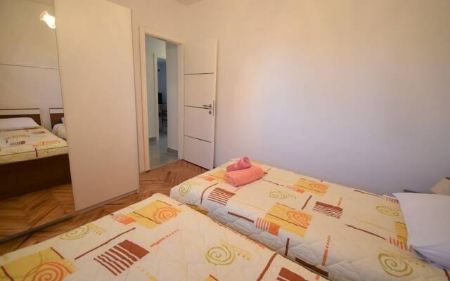 Branka - 80 m From Beach - H