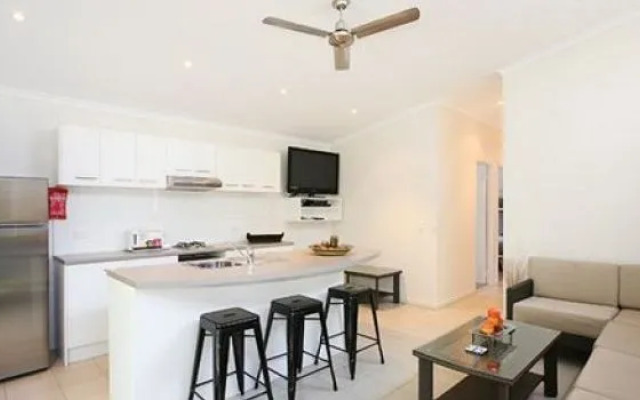 Gateway Lifestyle Lorikeet