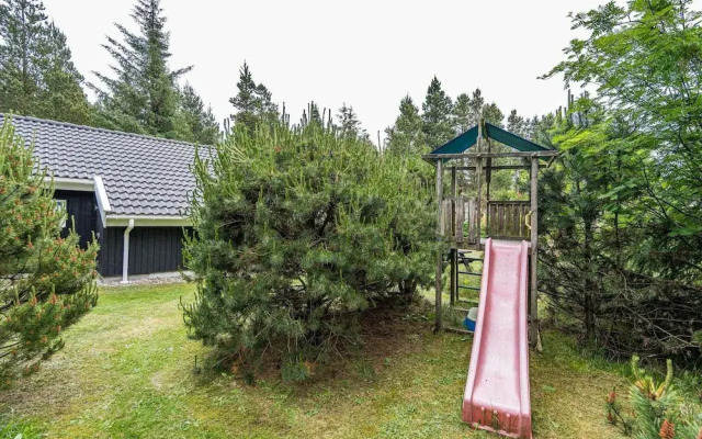 6 Person Holiday Home in Oksbol