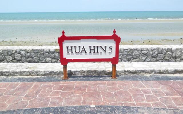 The trust huahin sky room condo pool view