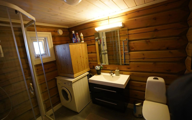 Lake View Apartment with loft