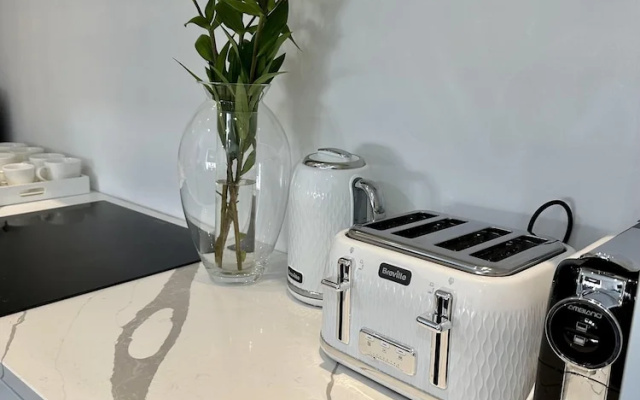 Chelsea - 2bed Apartment - Sleeps 4 - Pet Friendly