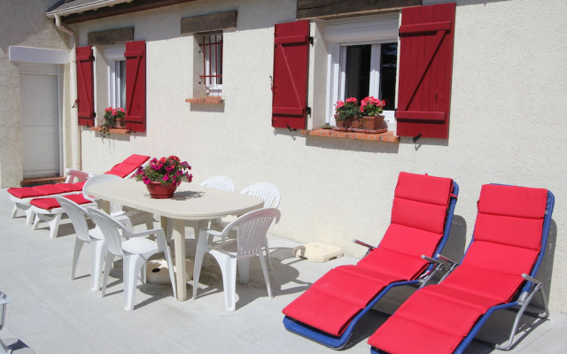 Snug holiday home in Denneville Plage near beach