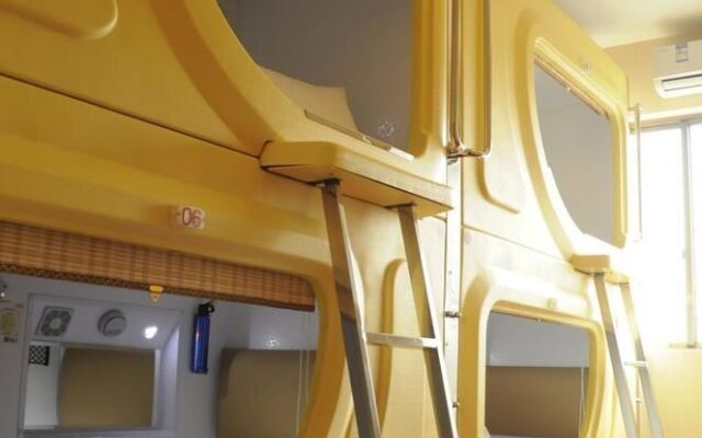 Guiyang Simple Capsule Hotel