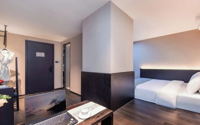 Enji M Hotel-Jiefangbei Hongyadong