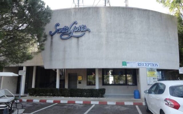 Santa Gusta Motel