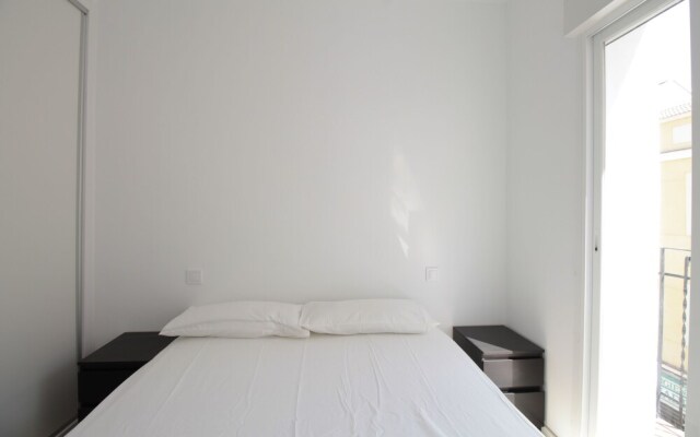 Apartamento de 2 Habitaciones en Puerta del Angel AZ2D