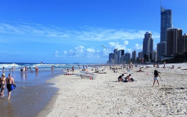 2 Bedroom Apartment in Surfers Central