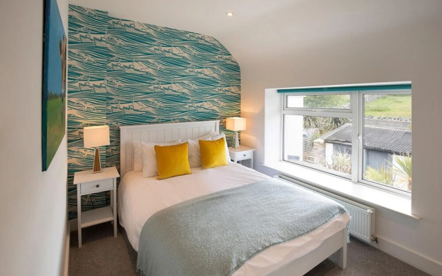 Host Stay Craster Rocks