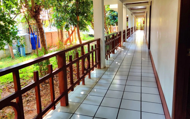 Thongpaeka Hotel