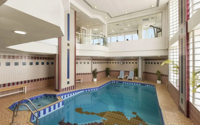Landmark Suites Hotel