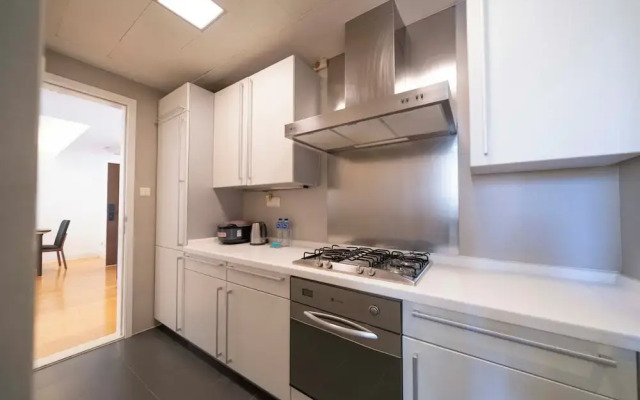 Tyms 1BR 1BA Apt Xujiahui Metro