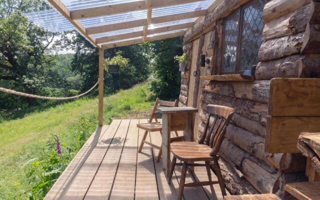 Wood Cabin & 4 Large Bell Tents - Hapus Hideaway