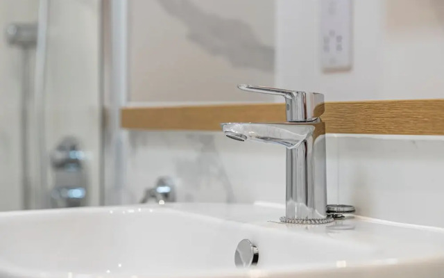 Quiet Luxe Escape 65s Only